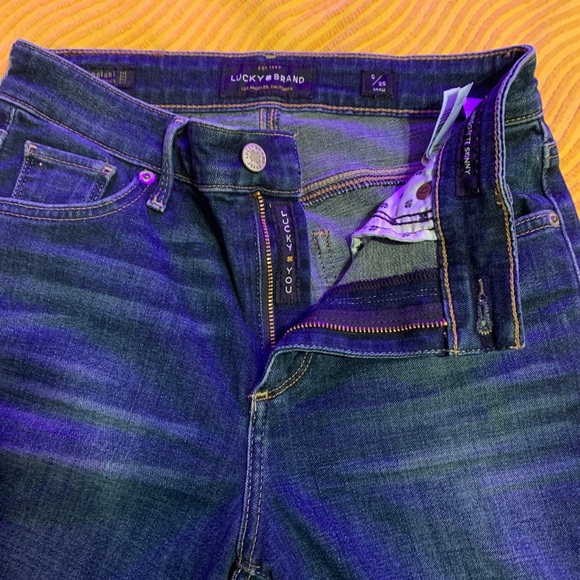 Lucky brand Mid-rise Jeans - Picture 2 of 3
